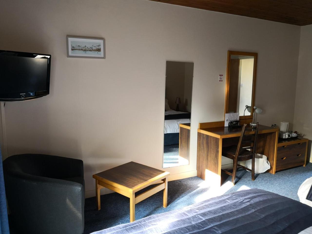Forge Motel & Firehouse Restaurant St Clears Εξωτερικό φωτογραφία